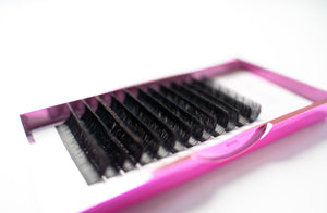 ‘Sweet Success’ SELF-FANNING Lash Trays